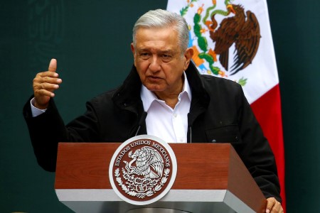 ANALYSIS-U.S. water row places Mexican president in opposition sights ANALYSIS-U.S. water row places Mexican president in opposition sights