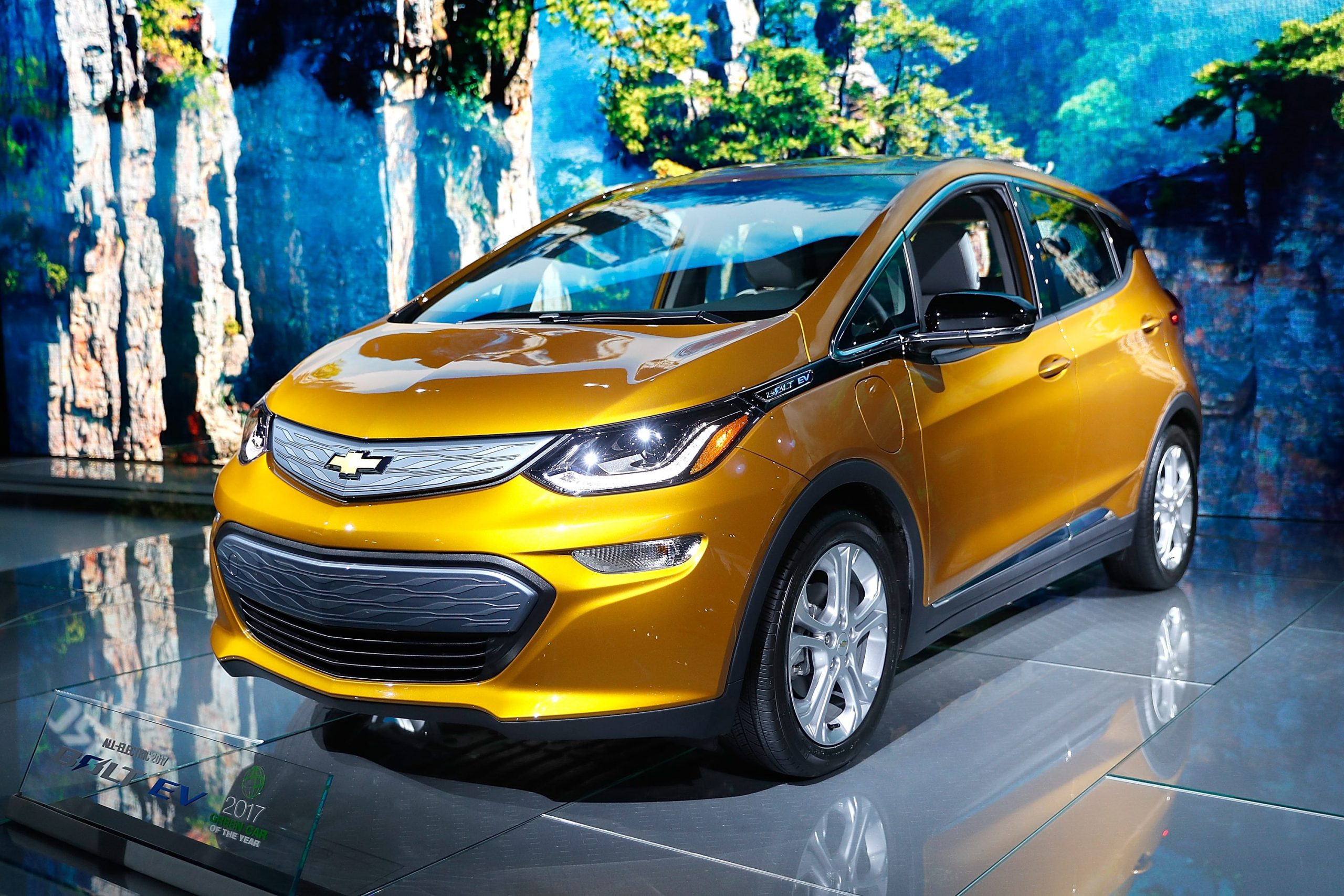 GM recalling Chevrolet Bolt EVs because of hearth dangers amid federal probe