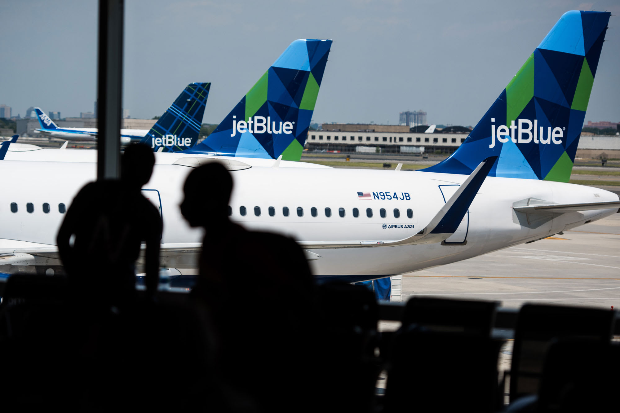 JetBlue to cease blocking seats on board in January