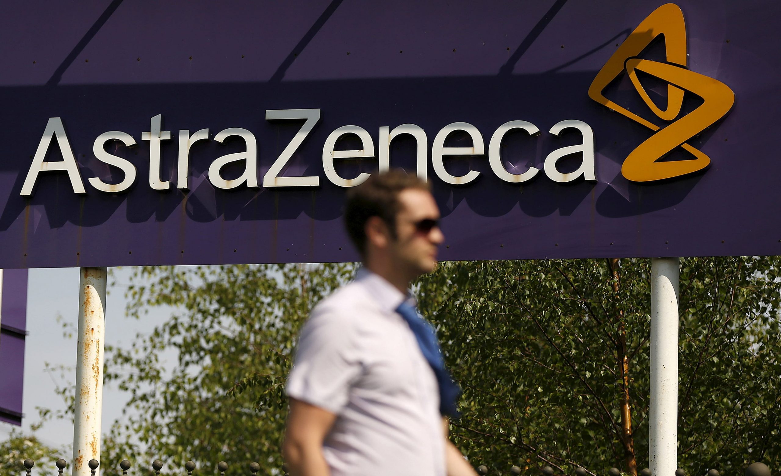 Britain tries to chill AstraZeneca considerations, CEO touts new vaccine trial