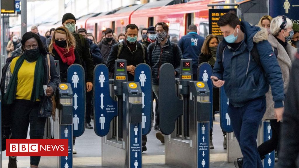 Coronavirus: Droop peak rail fares over Christmas, says Labour