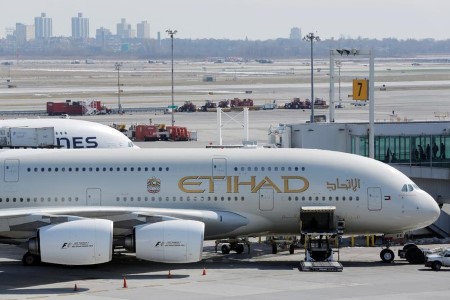 Abu Dhabi’s Etihad to make face masks for employees, well being professionals