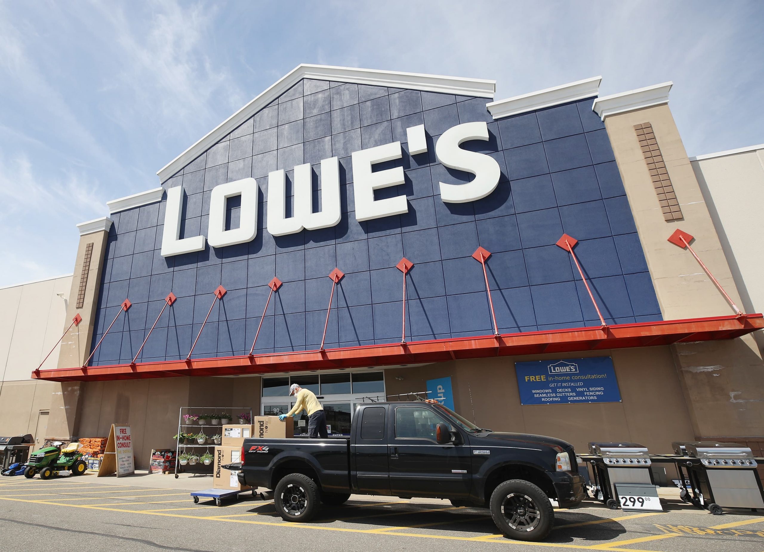 Lowe’s steps up plans to realize market share, reiterates fiscal 2020 forecast