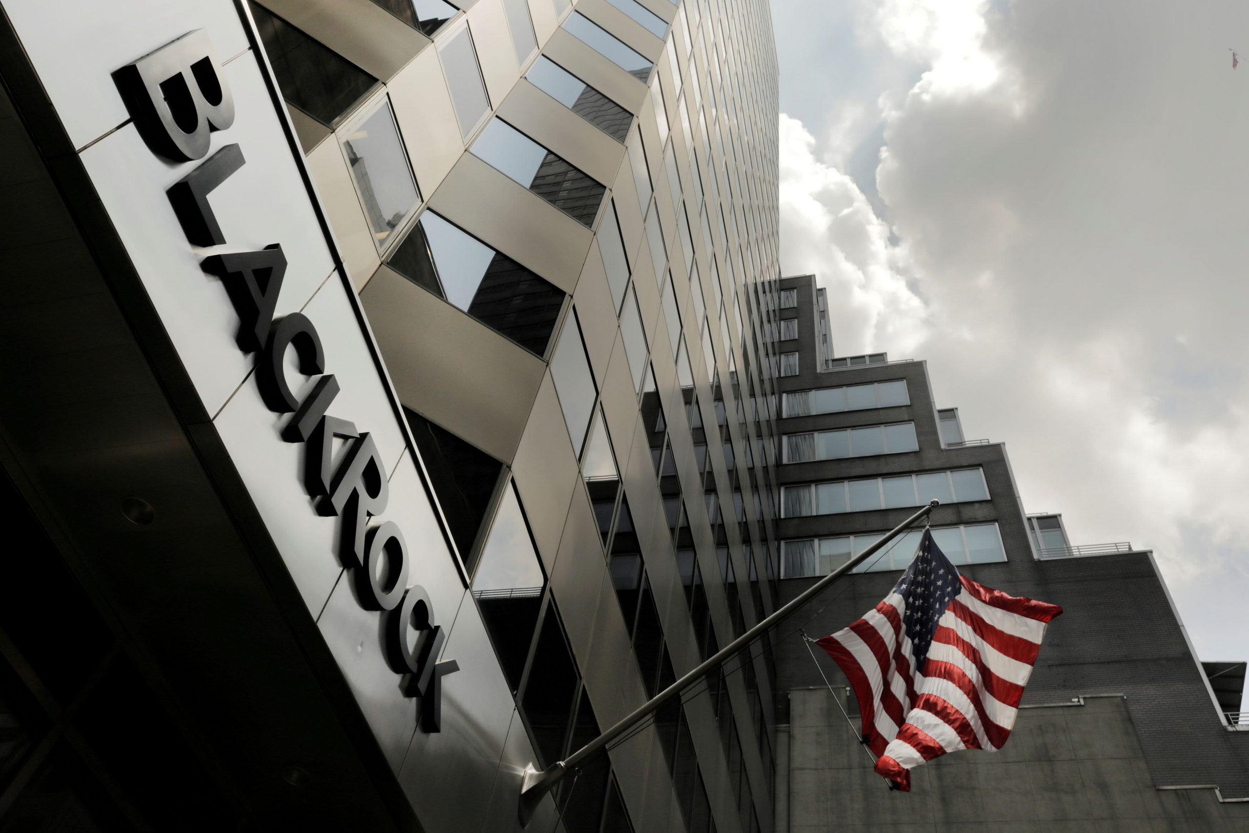 BlackRock takes equities to chubby for 2021, sees highly effective restart to the economic system