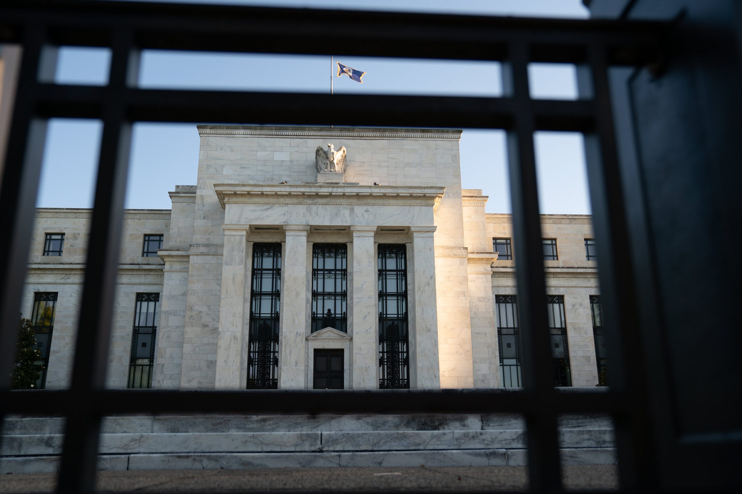 Fed permits banks to renew share buybacks, JPMorgan inventory jumps 5%