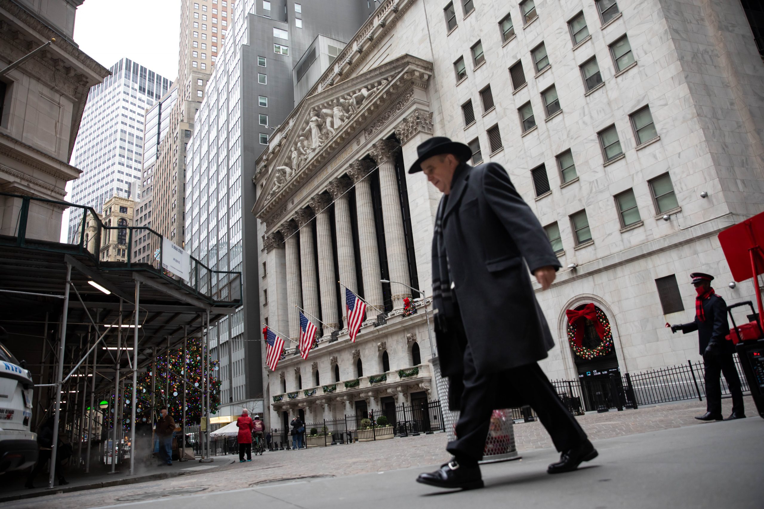 Treasury yields fall amid fears of latest coronavirus pressure Treasury yields fall amid fears of latest coronavirus pressure