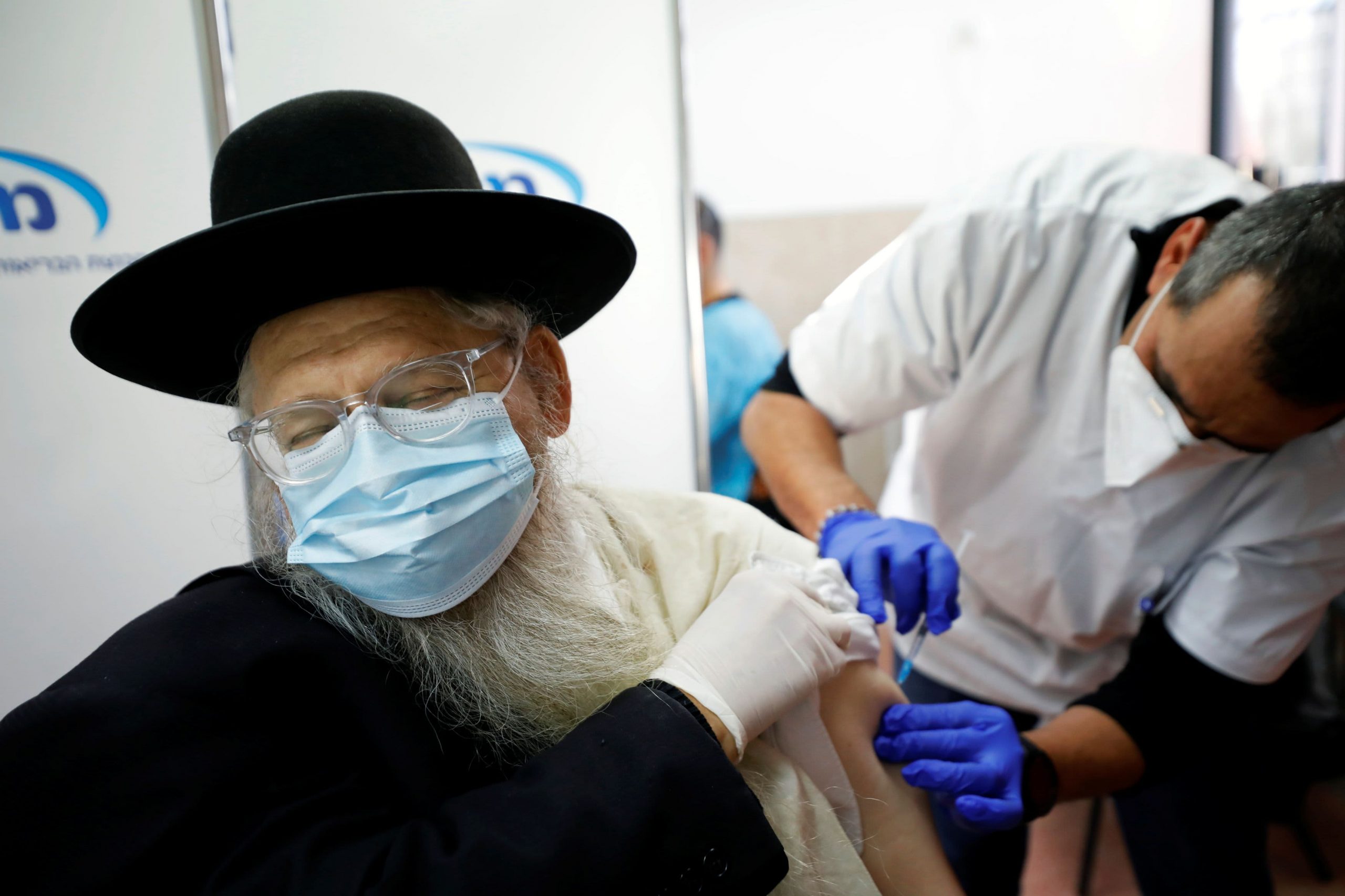 Israel says it is inoculated 7% of its inhabitants, it is lower than 1% in U.S.
