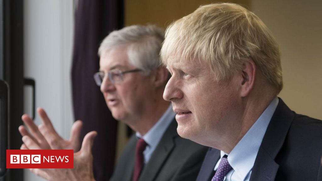 Covid: Boris Johnson actually terrible, says Mark Drakeford