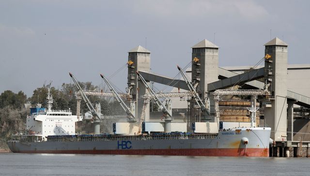 Argentina port staff say they are going to spend Christmas on strike regardless of new pay provide Argentina port staff say they are going to spend Christmas on strike regardless of new pay provide