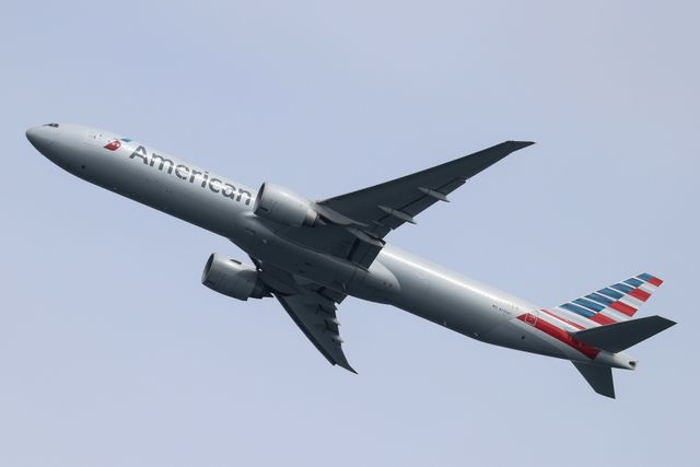 U.S. airways put together worker recollects as reduction nears; United calls them ‘non permanent’ U.S. airways put together worker recollects as reduction nears; United calls them ‘non permanent’