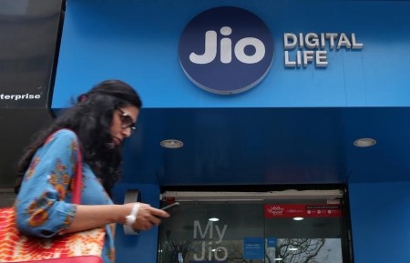 Reliance Jio makes grievance to regulator about Bharti Airtel, Vodafone Concept