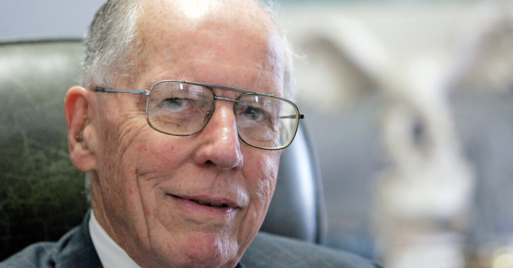 William Winter, Reform-Minded Mississippi Governor, Dies at 97