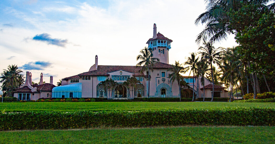 With out Trump, or Masks, Mar-a-Lago Partied On