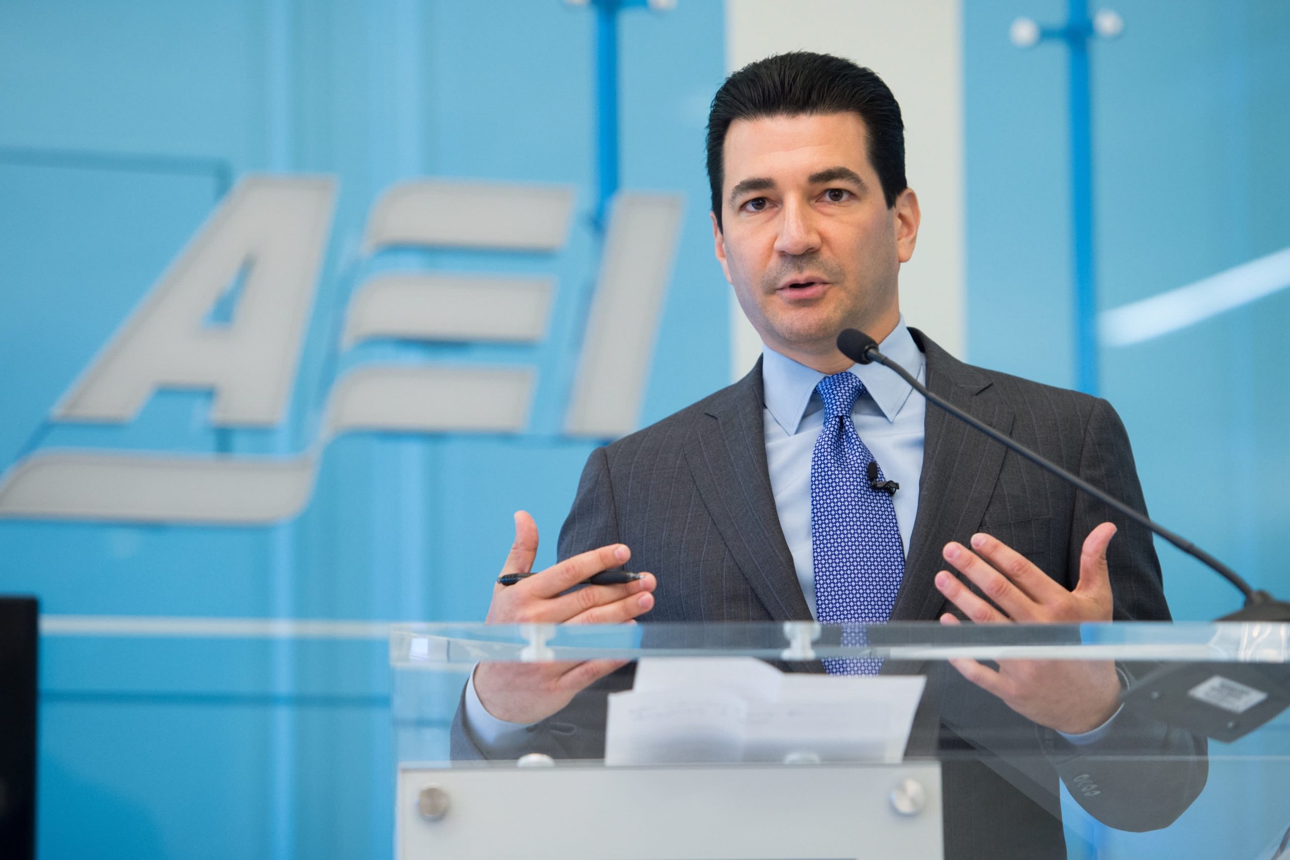 100 million in U.S. shall be inoculated by April, Gottlieb says