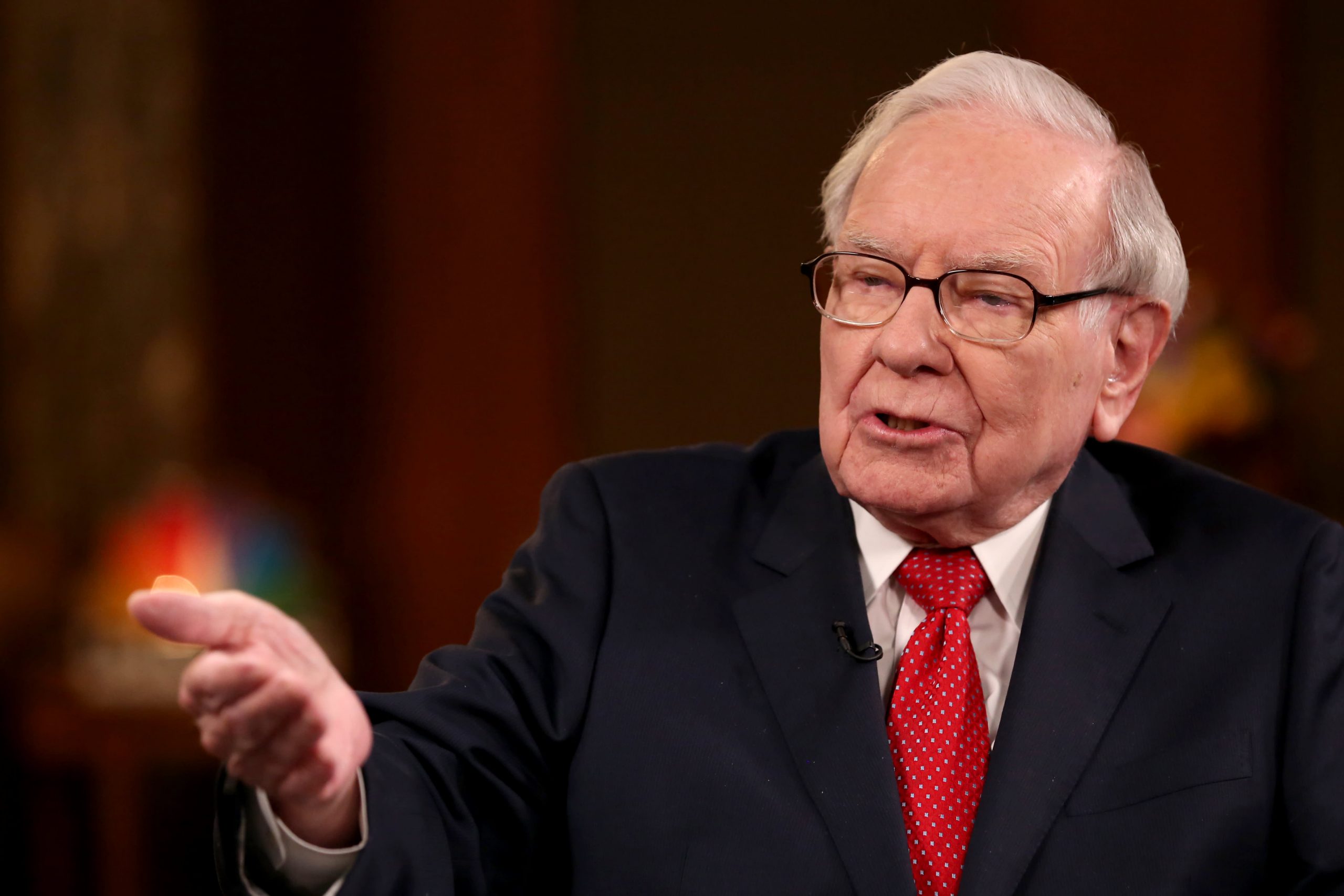 What Warren Buffett’s shedding duel with S&P 500 says about market