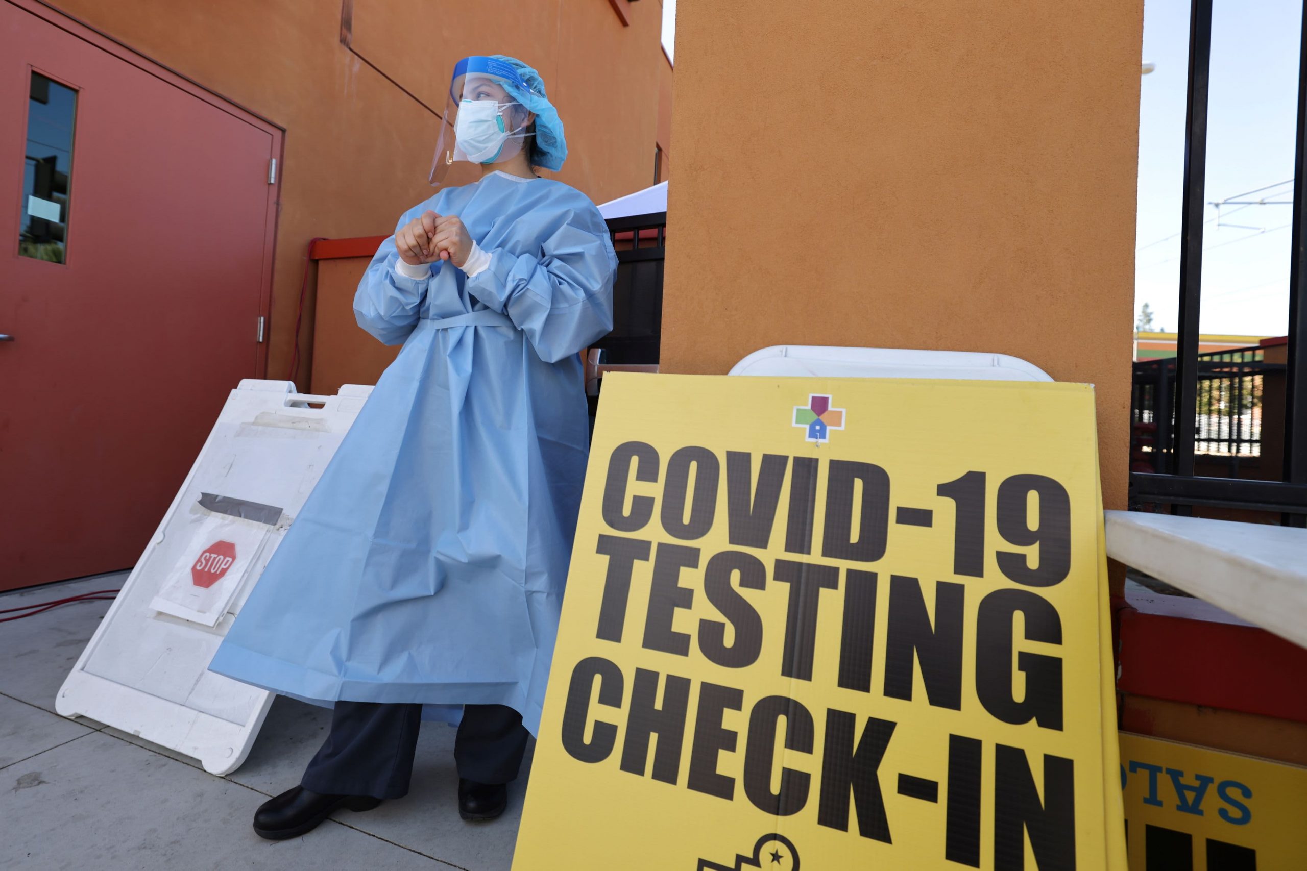 Dr. Scott Gottlieb sees 30% of U.S. contaminated with Covid, 10% vaccinated by finish of January
