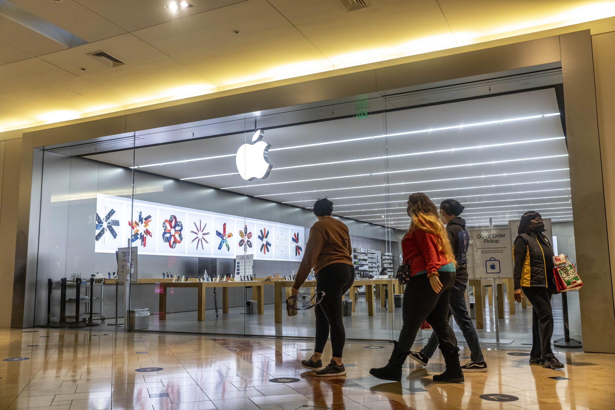 Gene Munster says Apple’s inventory has a path to $three trillion market cap