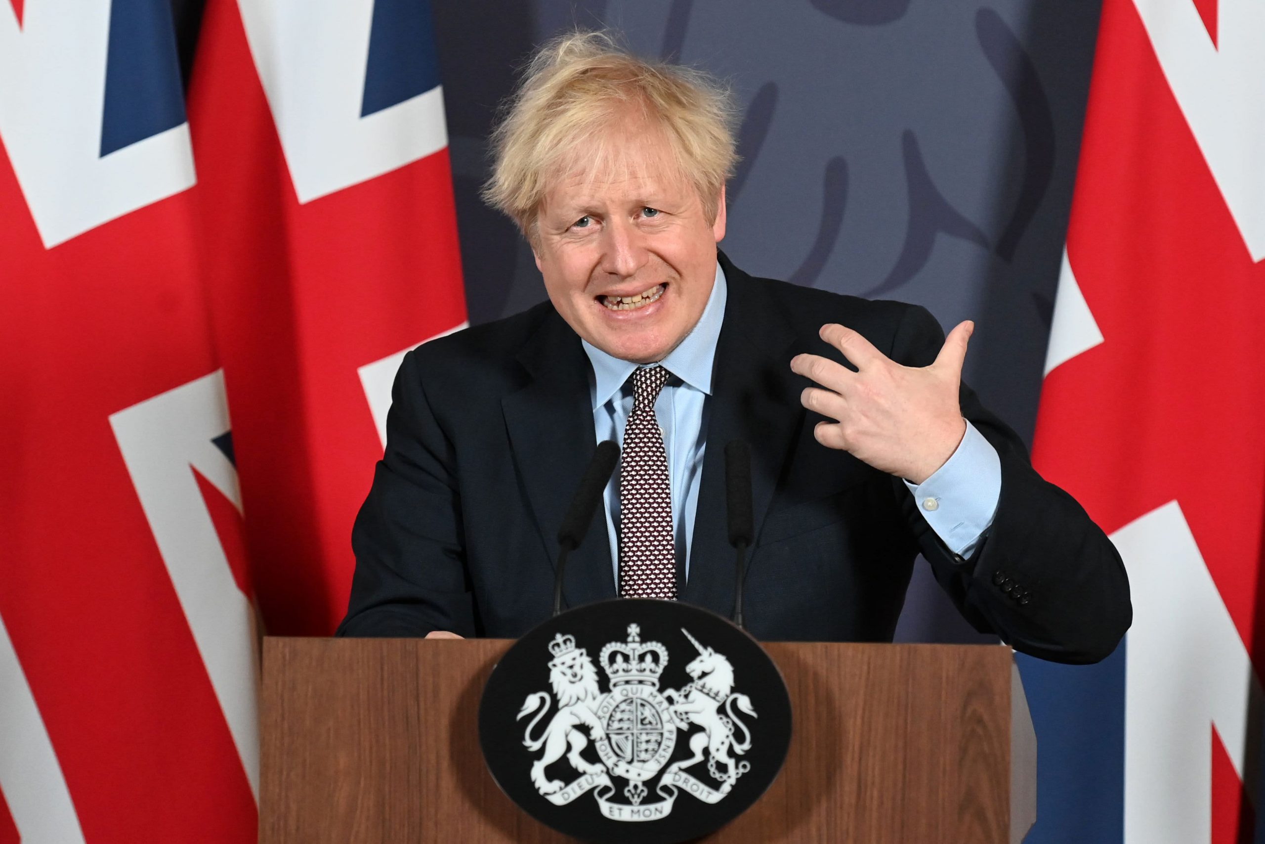 Boris Johnson imposes nationwide lockdown on England