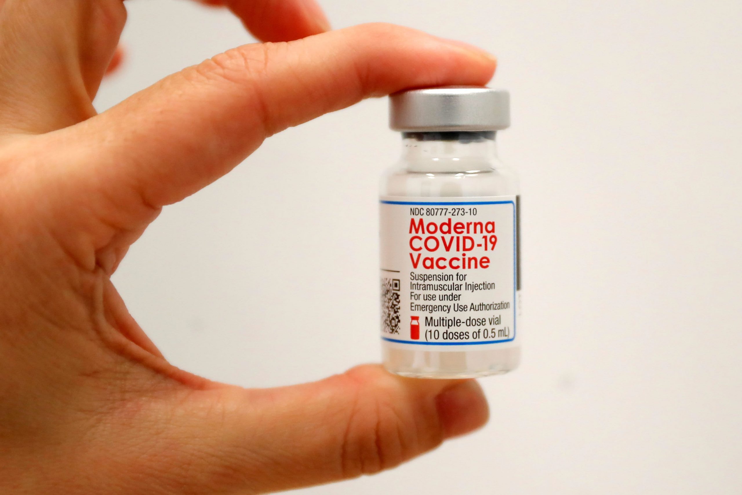 Moderna asks FDA to authorize 5 extra doses per coronavirus vaccine vial to hurry distribution, supply tells CNBC