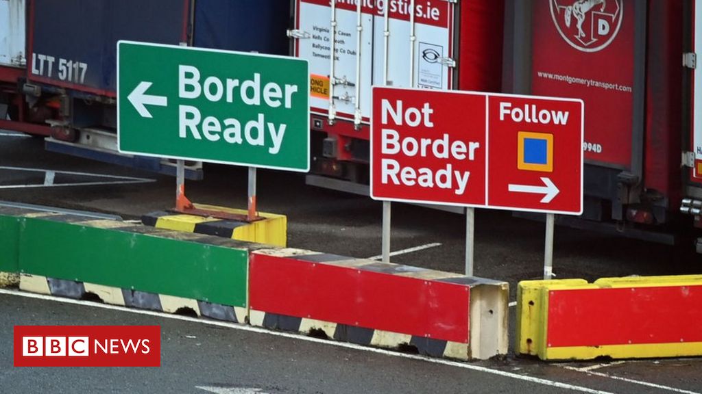 Brexit: UK-Eire lorry visitors at Holyhead port slumps