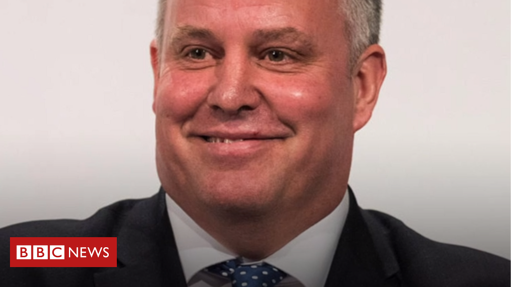 Andrew RT Davies returns as Welsh Conservatives chief