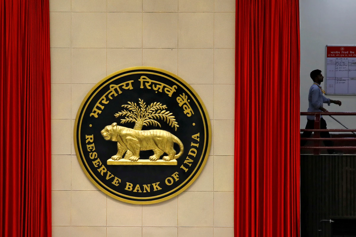 Foreign exchange Reserves Dip by $290 Million to $580.84 Billion, Says RBI Information
