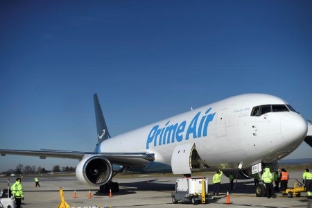 Amazon buys 11 plane to broaden air cargo fleet