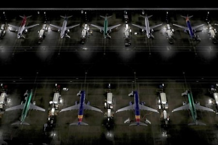 U.S. to require unfavourable COVID-19 exams for worldwide air passengers -sources