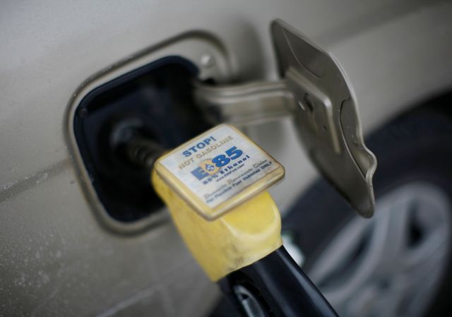 EXCLUSIVE-Trump’s EPA granted Sinclair Oil last-minute biofuel waivers