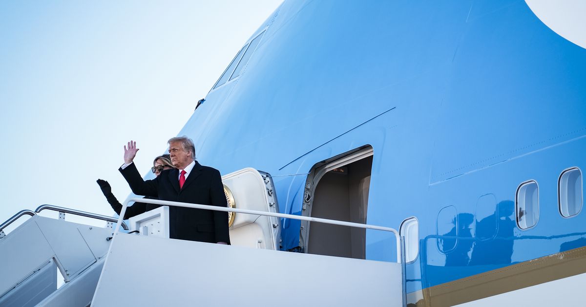 Trump departs Washington, DC, to Mar-a-Lago resort in Florida