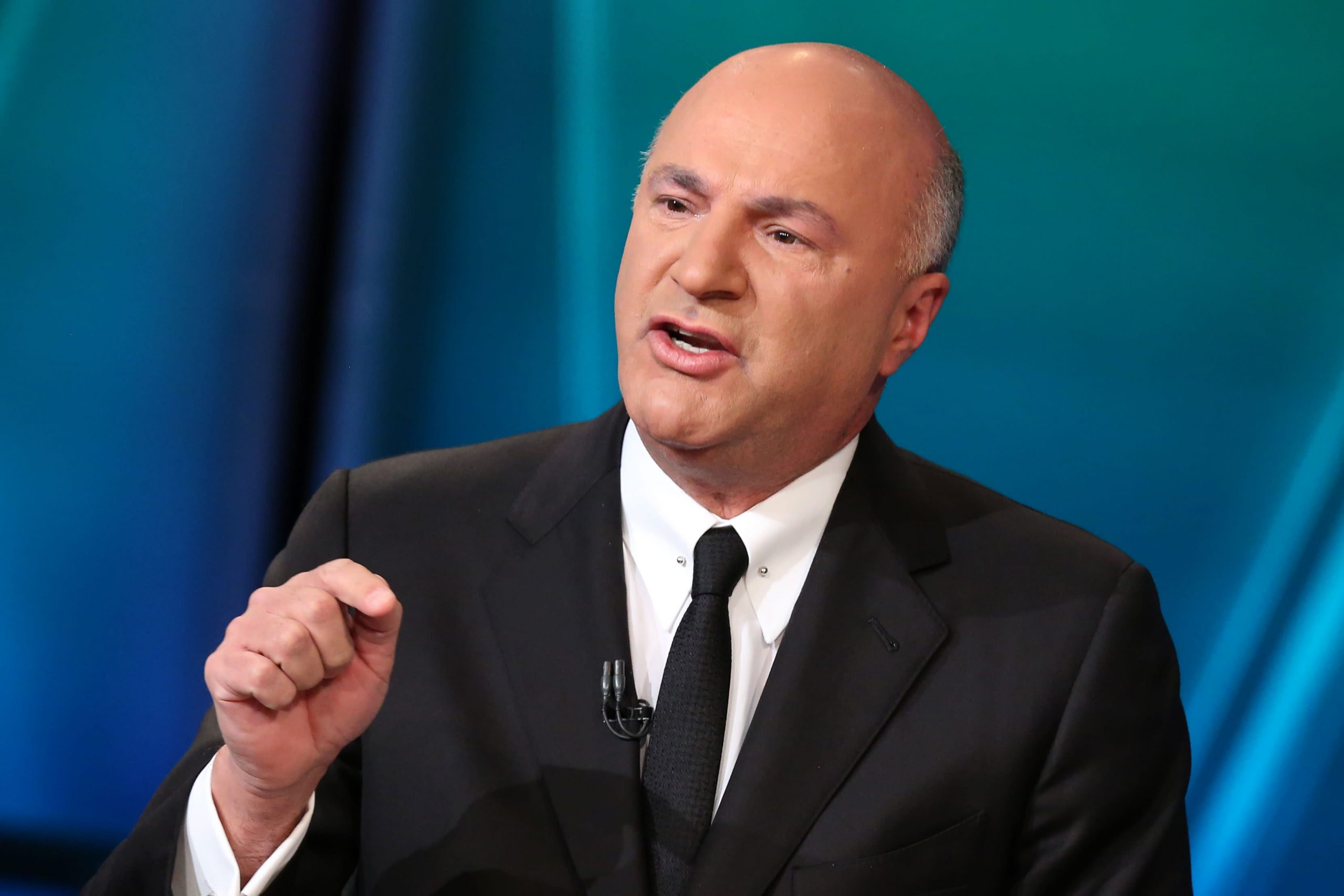 Kevin O’Leary day buying and selling Reddit shares to see if he can beat robo-advisor