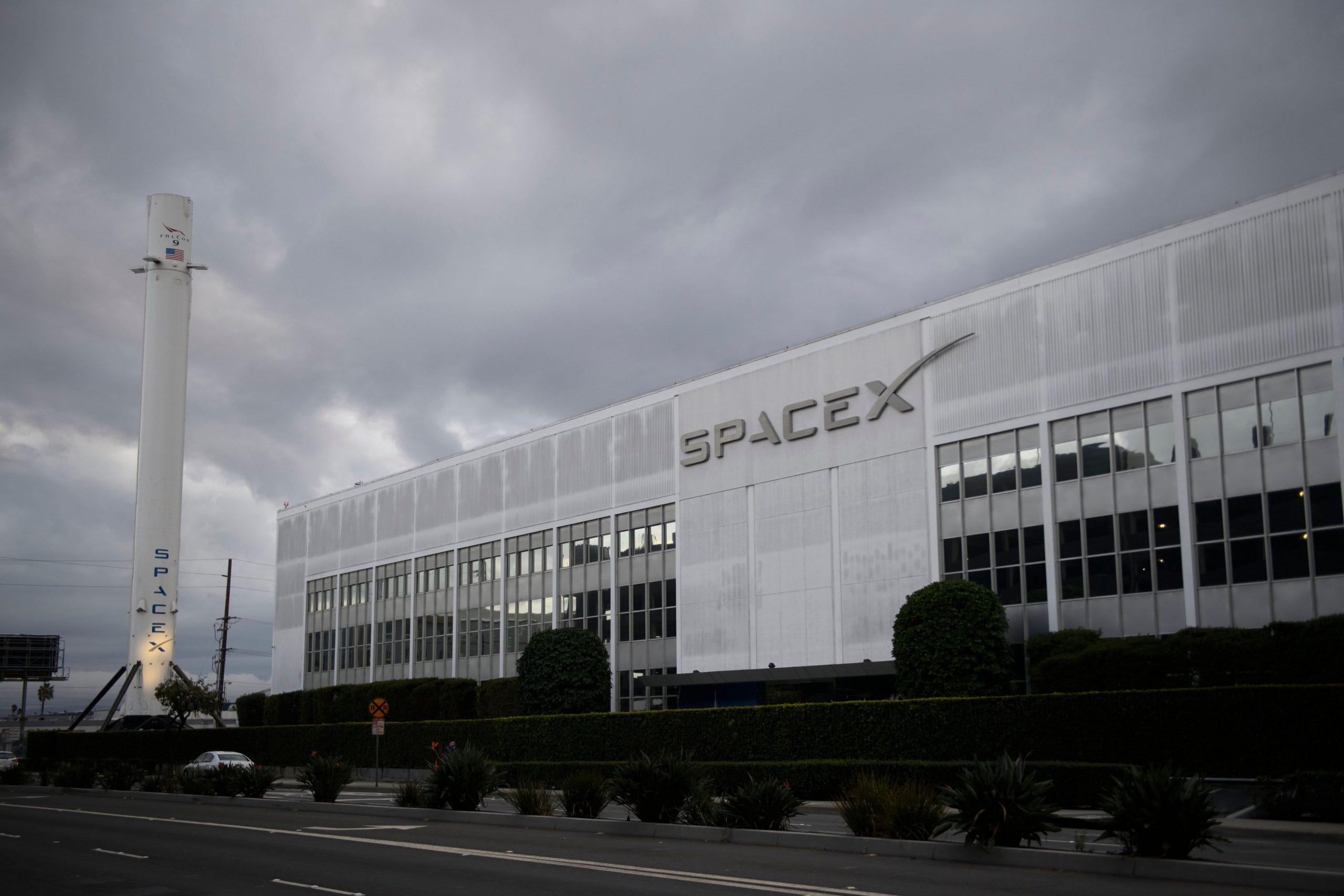 Former SpaceX engineer essay alleges culture is ‘rife with sexism’