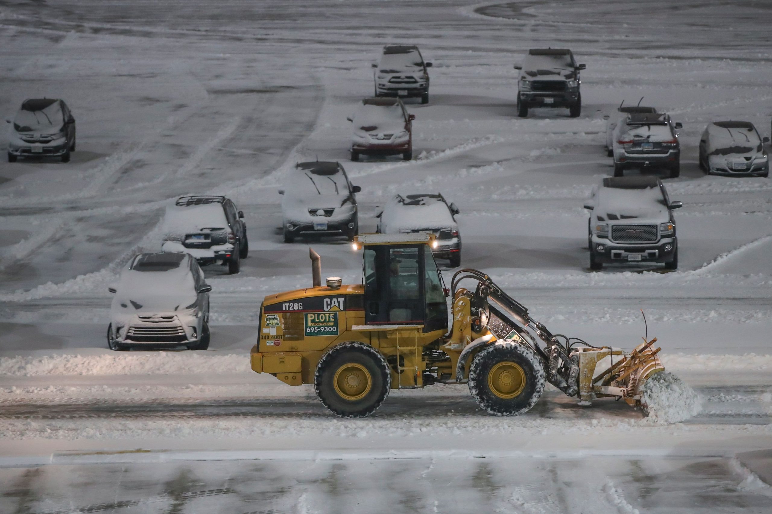 Airways cancel most NYC-area flights forward of snowstorm