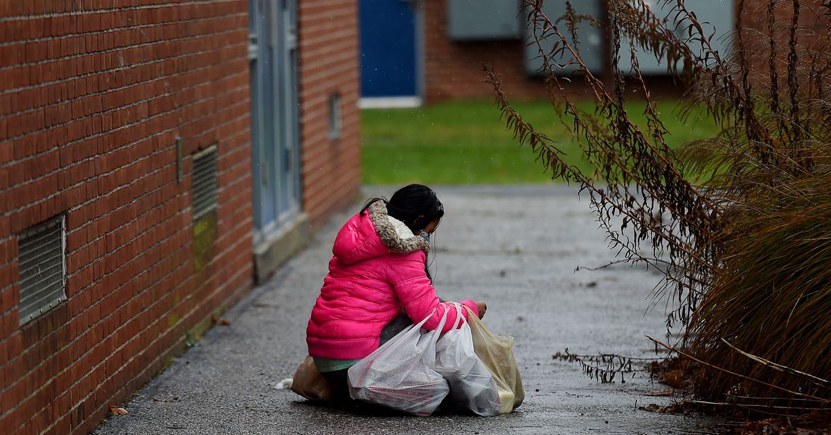 1 in 7 youngsters dwell in poverty within the US. Misplaced fears over single moms could possibly be why.