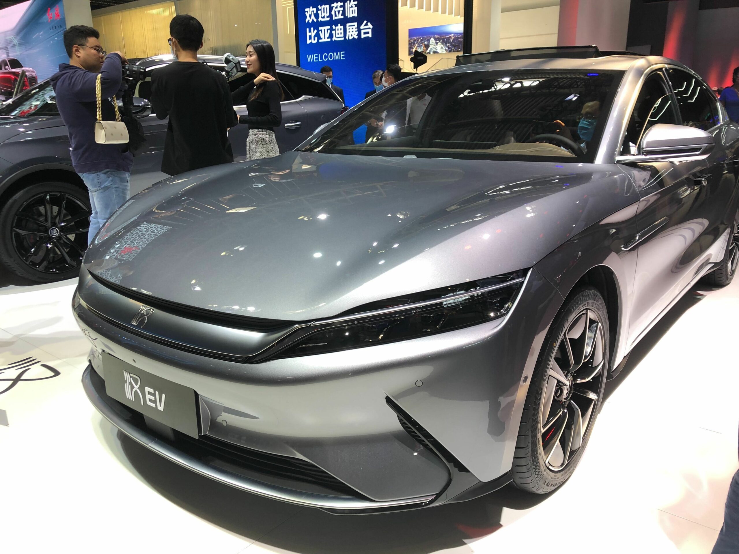 Warren Buffett-backed BYD sells extra electrical automobiles March vs Nio Xpeng