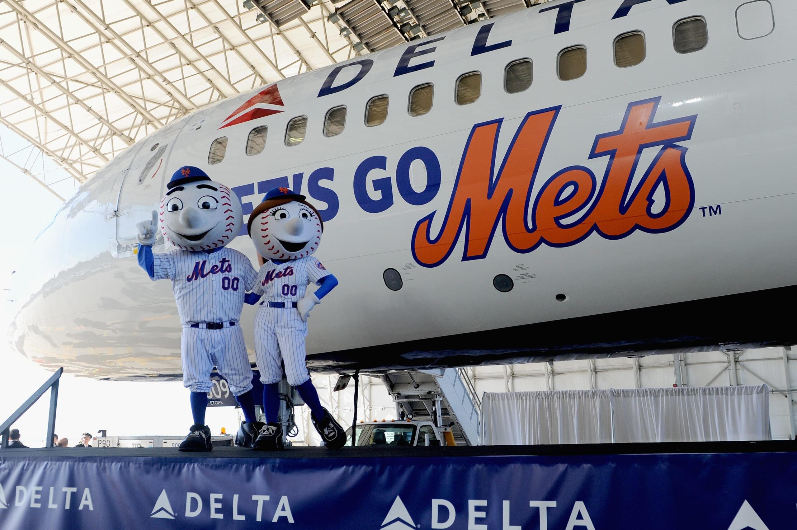Sports activities leagues going through greater than $300 million drop from airline sponsors