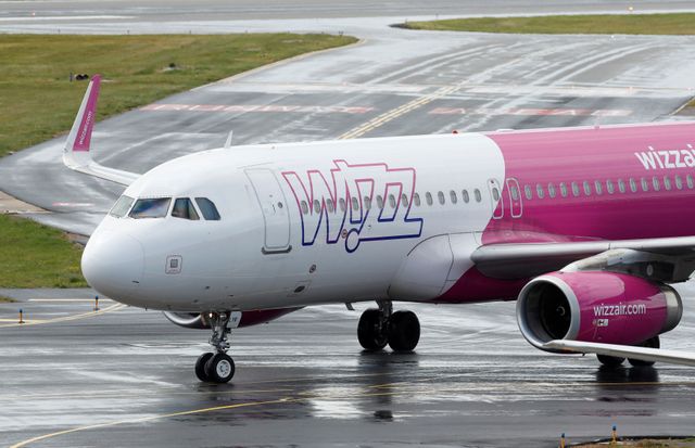 Wizz Air’s greatest shareholder sells half its stake for 400 mln stg