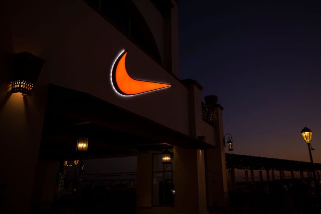 Nike misses quarterly income estimates on short-term retailer closures