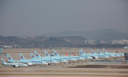 Korean Air expects to take two years to combine Asiana buy