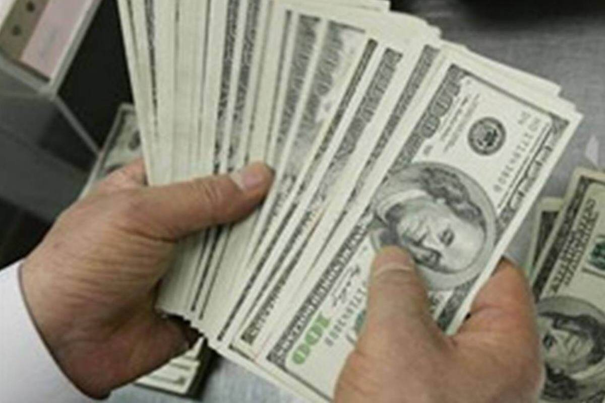 Foreign exchange reserves fall by $4.255 billion to $580.299 billion
