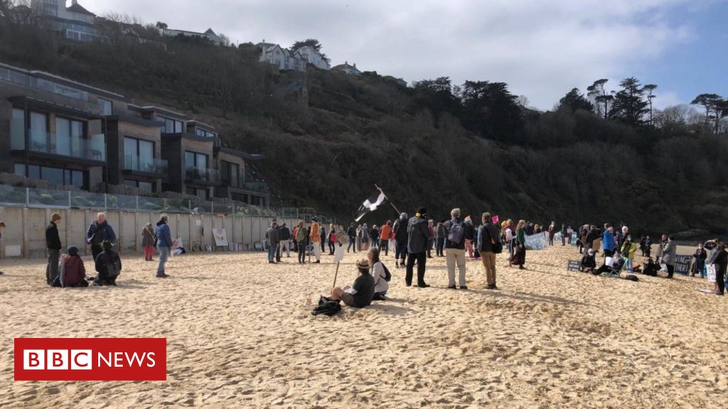 G7 Cornwall: Protest in opposition to Carbis Bay constructing work