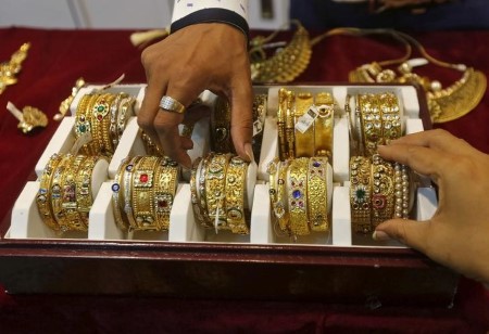 EXCLUSIVE-India’s March gold imports surge 471% to a report 160 T –govt supply