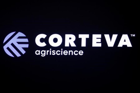 FOCUS-Bayer, Corteva in ‘two-dog battle’ over U.S. soy market