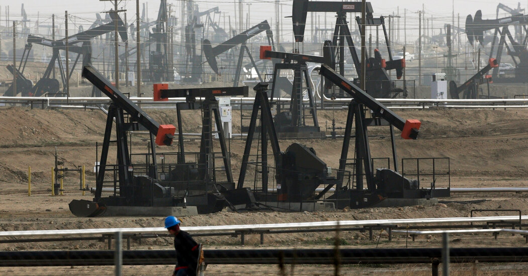 California’s governor seeks to ban new fracking and halt oil manufacturing, however not instantly.