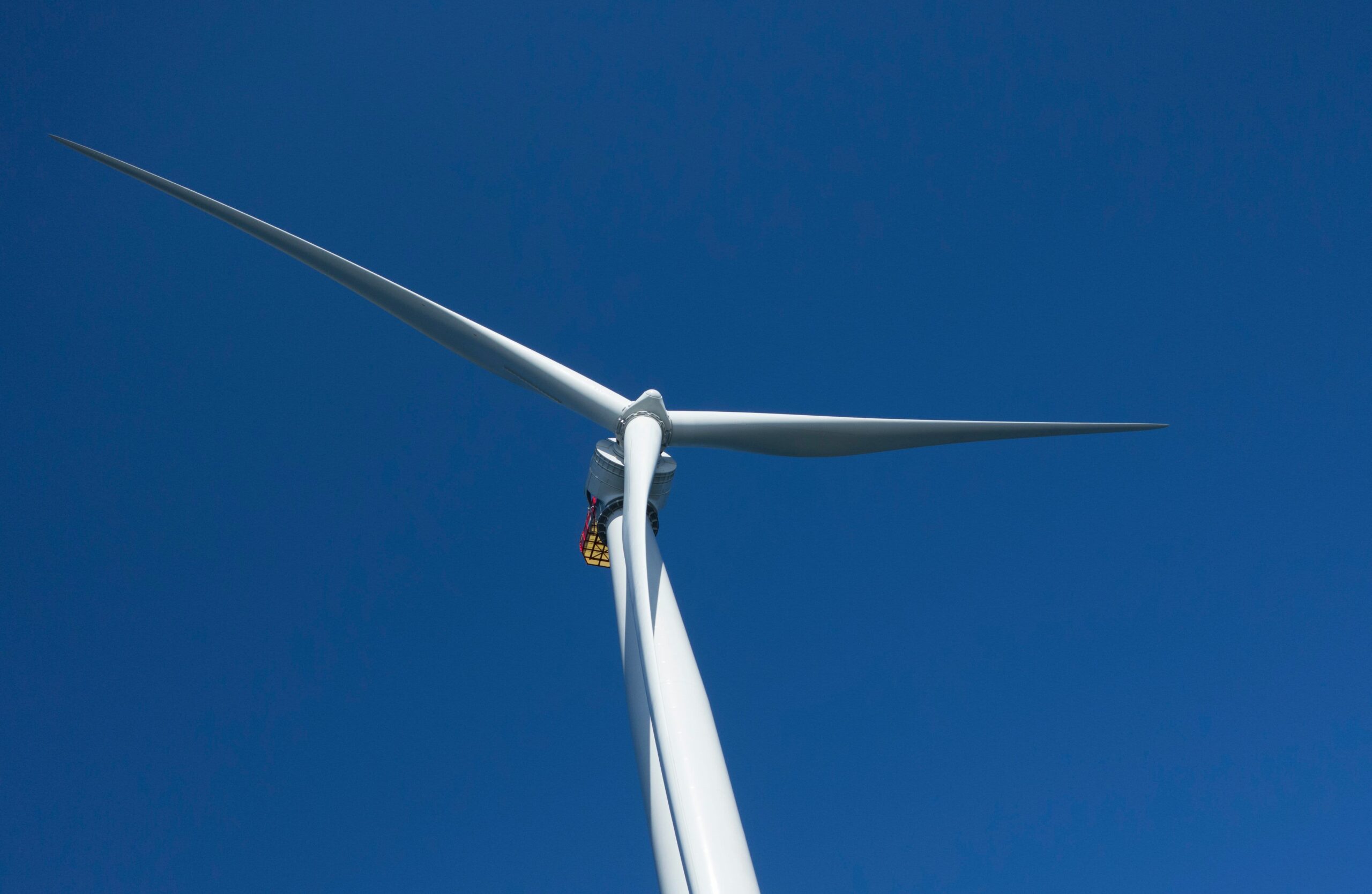 U.S. provides go-ahead for first main offshore wind farm