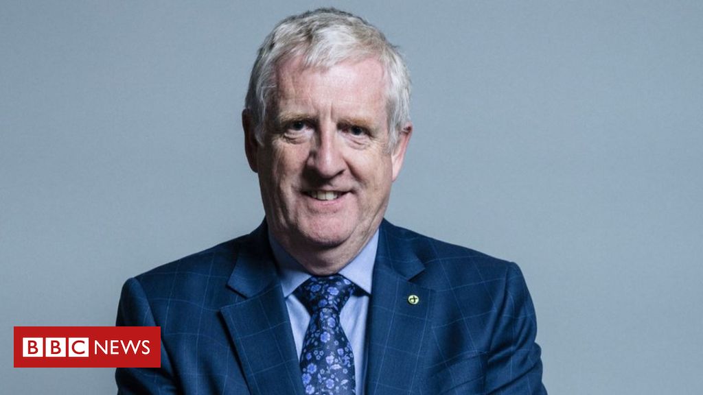SNP finance boss Douglas Chapman quits over 'ignorance'