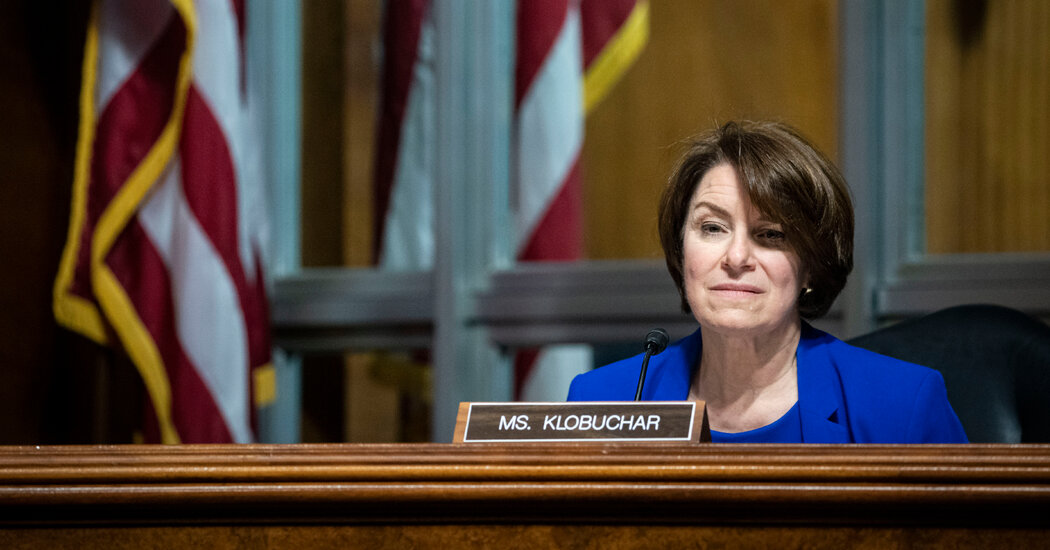 Klobuchar to Suggest Ban on Prechecked Bins in Political Donations