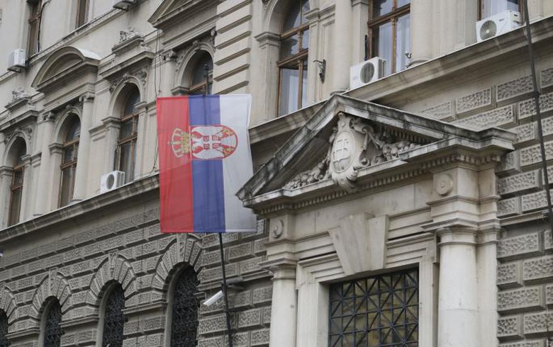 Serbia’s FX reserves fall in April