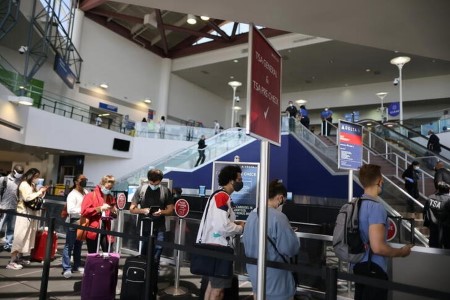 Airways, unions urge U.S. to prosecute ‘egregious onboard conduct’