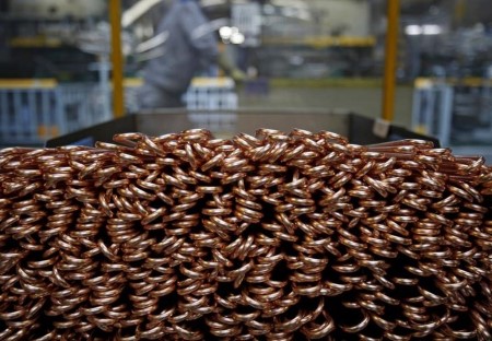 METALS-Copper costs decline on U.S. charge hike fears
